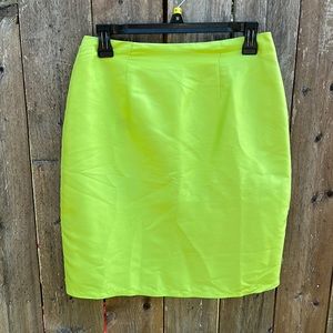 Emily Spencer %100 silk women’s lightweight mini skirt  size 6P